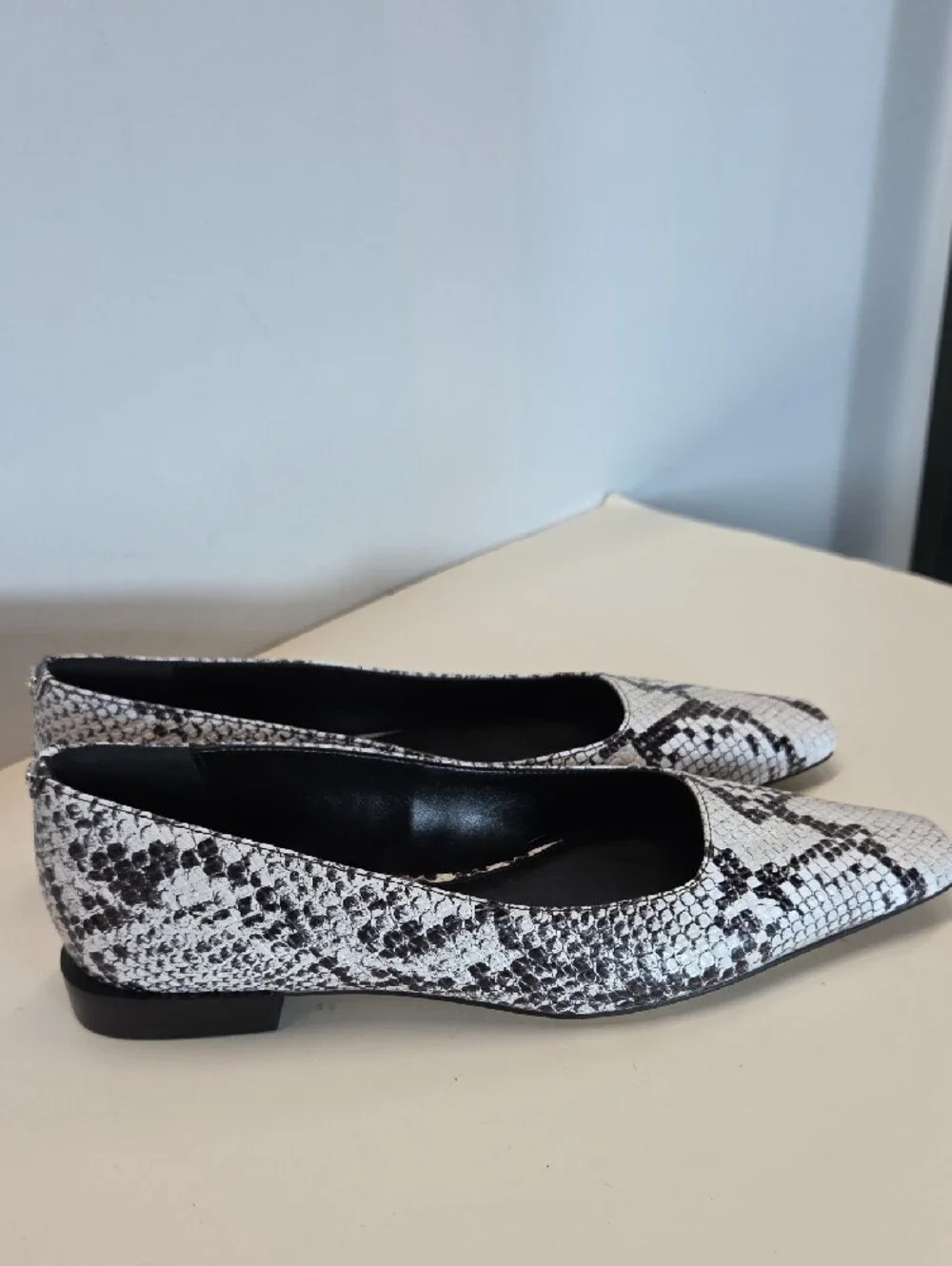 Michael Kors Darrah Ballet Flat Market Sample Snake-Print  Flats Size 6.5